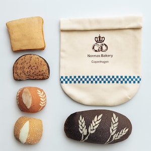 Handmade Pretend Bread Play Set – 5-Piece Montessori Toy for Kids | Danish Bakery Plush Set | Eco-Friendly Pretend Food