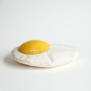 Handmade Plush Fried Egg Toy | Soft Play Food | Pretend Kitchen | Montessori Toy | Felt Egg | Play Breakfast for KidsDenmark