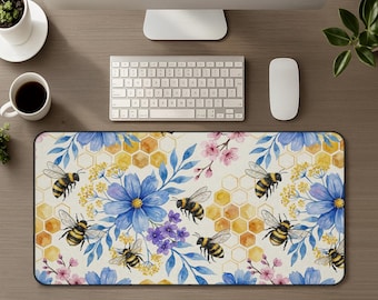 Tapete de mesa grande com estampa floral de abelha, mousepad para escritório com abelha, design fofo de flores azuis e favo de mel, mousepad para jogos, decoração para apicultores e presente para entusiastas.