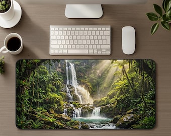 Schreibtischunterlage mit tropischem Dschungel-Wasserfall, XXL-Mauspad mit Regenwaldmotiv, Tastaturschutz mit botanischen Bäumen und Grünpflanzen, Gaming-Mauspad-Geschenk