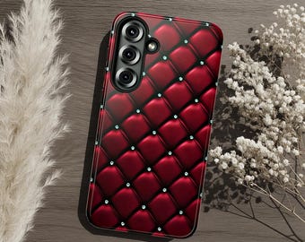 Burgunderrote, gesteppte Handyhülle, rote, rautenförmige Polsterhülle, luxuriöses Design, dunkler, femininer Stil, glamouröses Accessoire, elegantes Geschenk für Sie