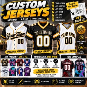 Könnte beinhalten: Eine Werbegrafik für individuelle Trikots mit einem weißen Baseballtrikot, einem schwarzen V-Ausschnitt-Trikot und einem weißen Basketballtrikot. Das Bild enthält Text wie CUSTOM JERSEYS, YOUR DESIGN und verschiedene Beispiele für gemusterte Sportbekleidung.