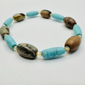 Bracciale con pietre preziose impanate in diaspro e turchese, braccialetto elastico con perline, braccialetto con perline di pietre preziose, braccialetto turchese, braccialetto diaspro