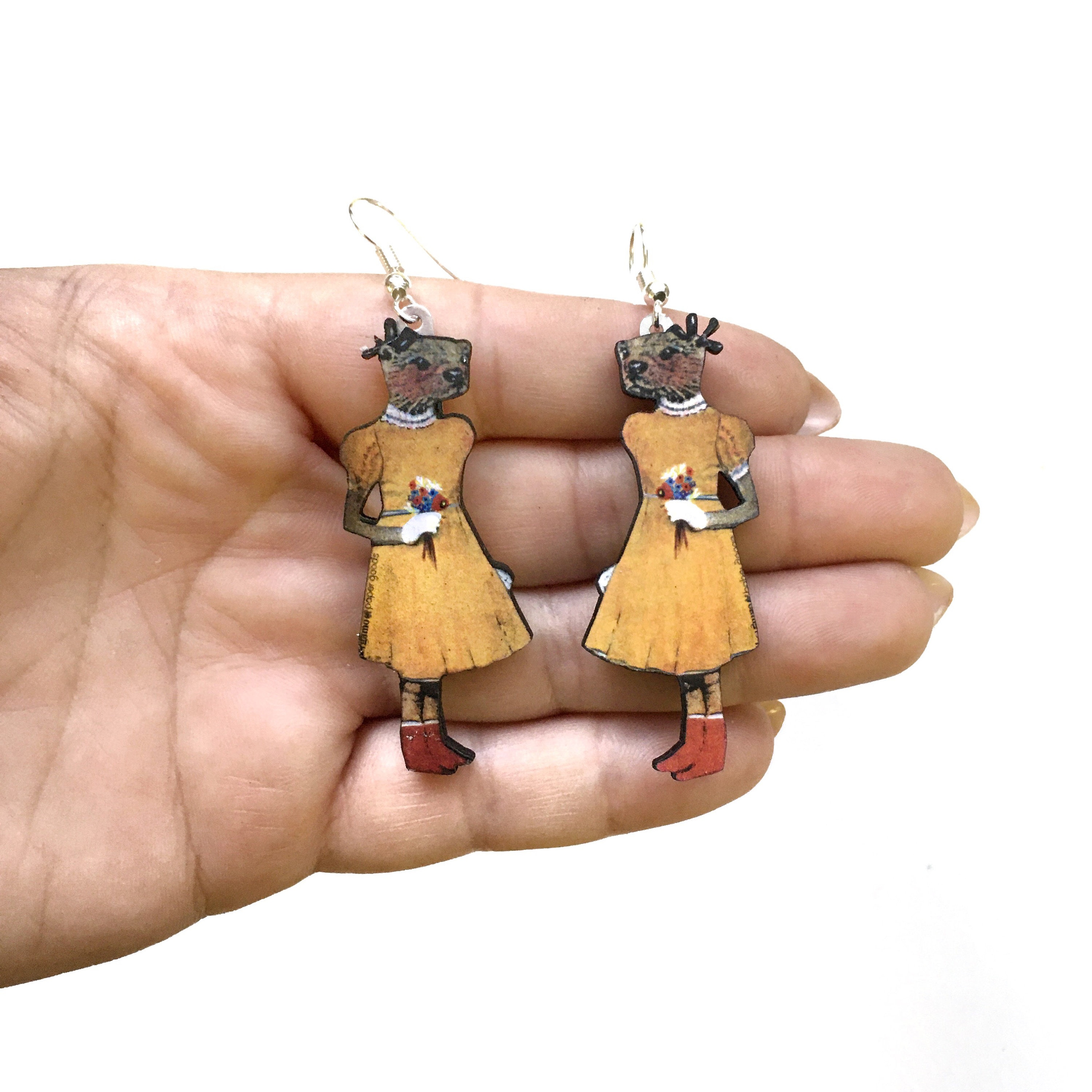 Cottagecore Earrings, Weird Otter Earrings, Animal Jewelry, Otter Lover Gift, Retro Kitsch Veterinarian Gifts, Vintage Inspired Dressed Up - Thumbnail 2