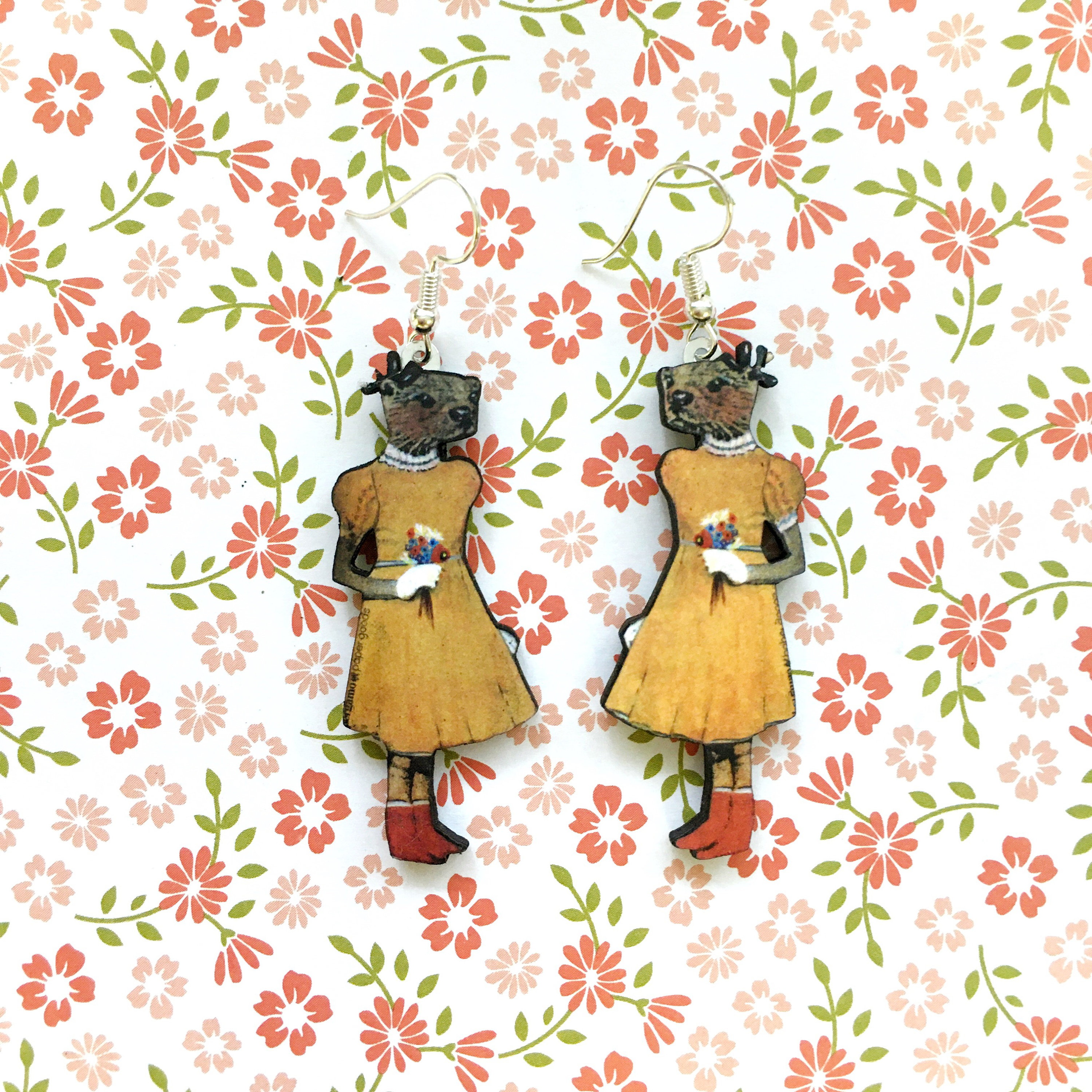 Cottagecore Earrings, Weird Otter Earrings, Animal Jewelry, Otter Lover Gift, Retro Kitsch Veterinarian Gifts, Vintage Inspired Dressed Up - Thumbnail 3