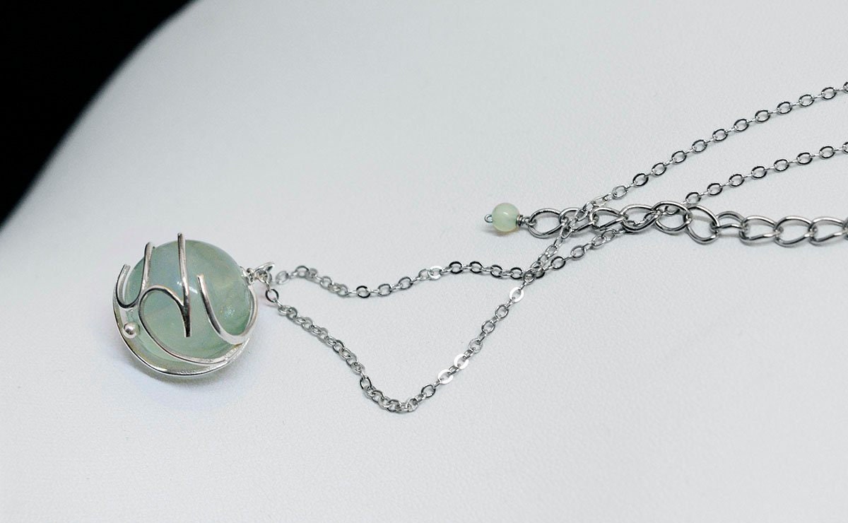 Final Fantasy VII Inspired Holy Materia Necklace - Green Fluorite