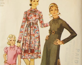 Misses Dress, Tunic and Pants, Simplicity 9114 Vintage 1970s Sewing Pattern  UNCUT
