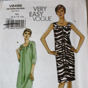 Schmal geschnittenes Kleiderschnittmuster, Vogue V8486, vorn genähtes Faltenmuster, ungeschnitten, Größe 6-8-10-12
