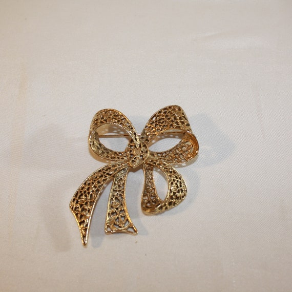 Vintage Large Bow Brooch Pin, 2 Inch Width, Gold … - image 4
