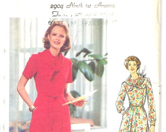 70s Dress Pattern, Collarless Dress Scarf Vintage Sewing Pattern, Butterick 5504, Bust 34