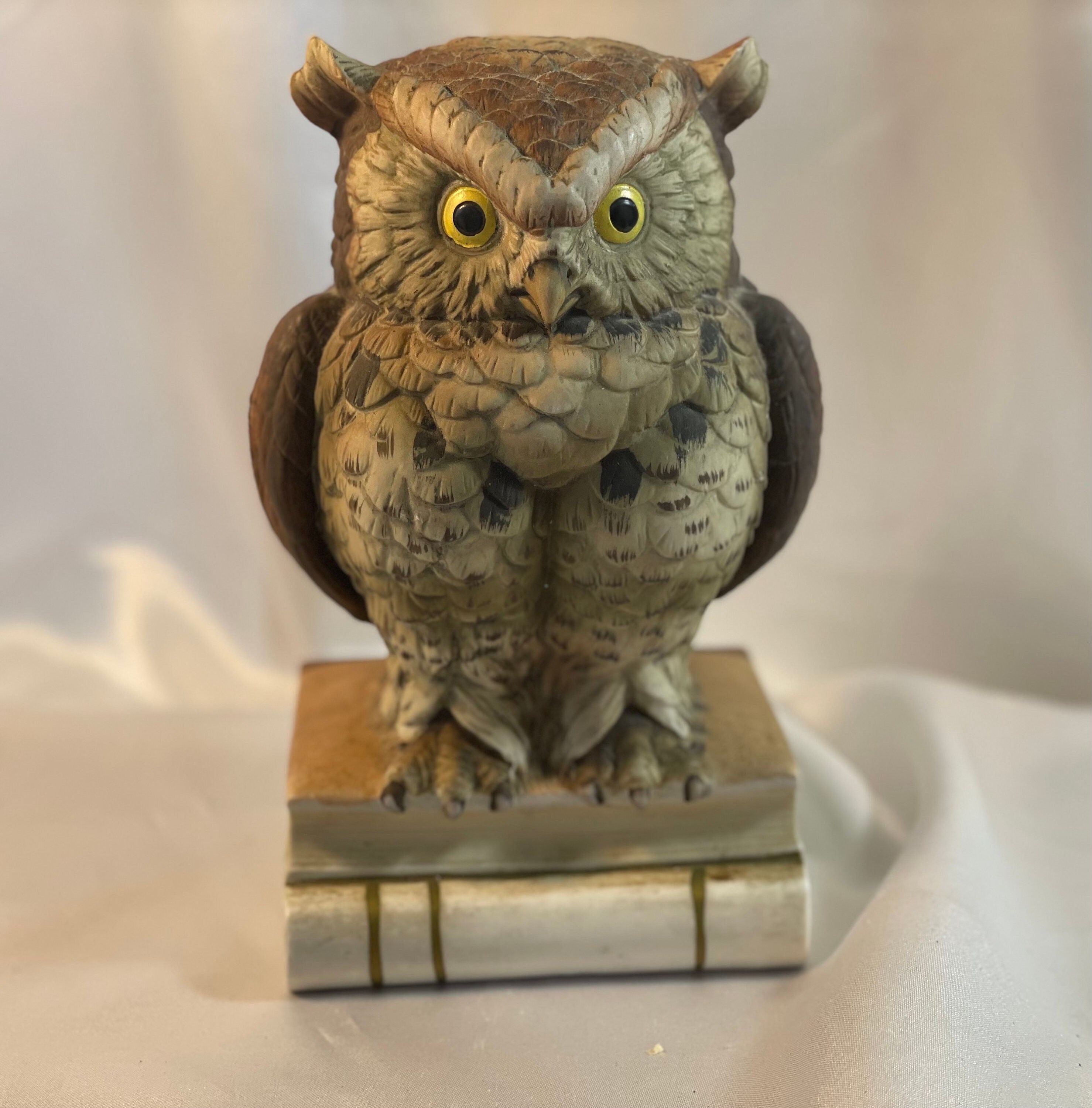 owl様用 Three Ceramic Owls & Hexagonal Side Table | Maxsold