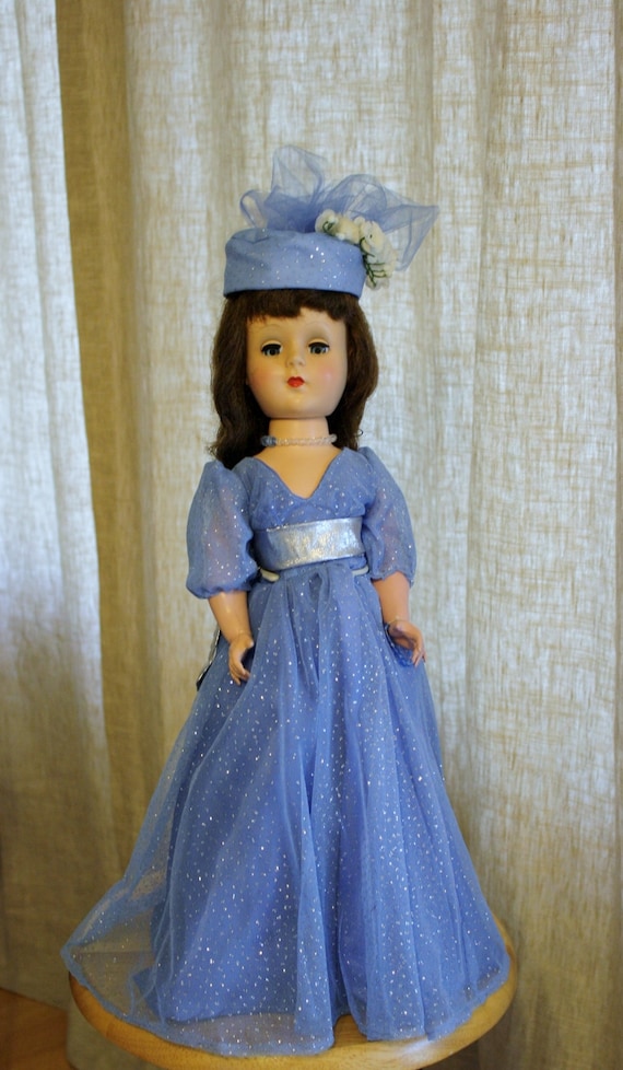 madame alexander doll stands
