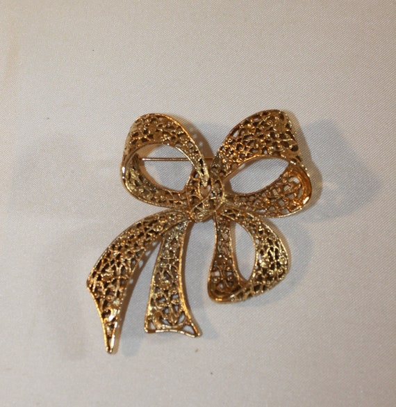 Vintage Large Bow Brooch Pin, 2 Inch Width, Gold … - image 5