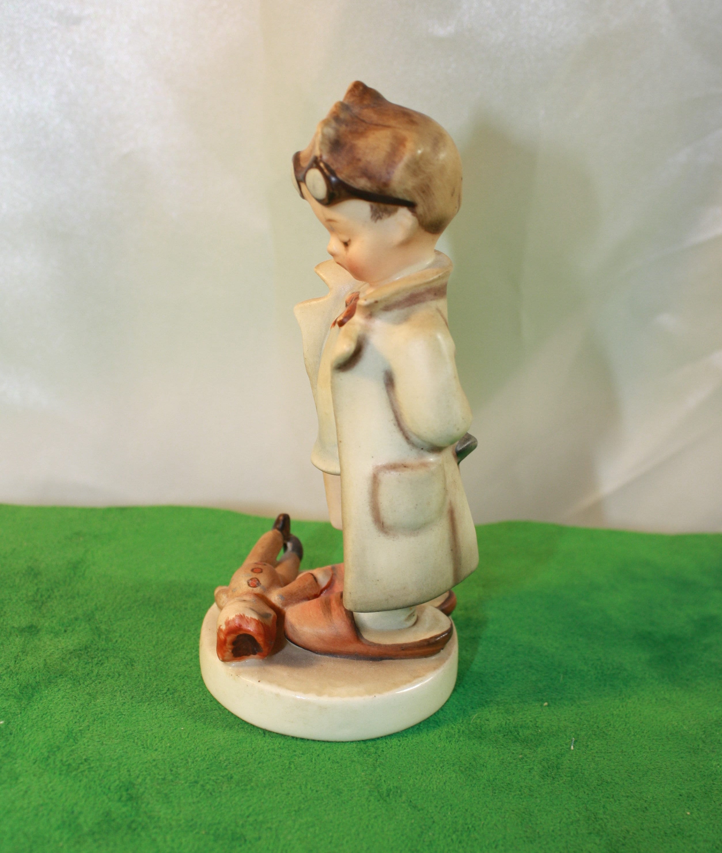 Vintage Goebel Hummel Doctor Porcelain Figurine #127 Western Germany ...