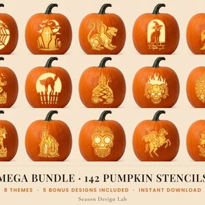 Könnte beinhalten: Eine Sammlung von fünfzehn orangefarbenen Kürbissen mit verschiedenen geschnitzten Motiven wie Spinnennetz, Katze, Totenkopf, Schiff und Reiter. Der Text lautet: MEGA BUNDLE 142 PUMPKIN STENCILS 8 THEMES 5 BONUS DESIGNS INCLUDED INSTANT DOWNLOAD Season Design Lab.