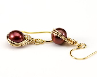 Pearl Herringbone Earrings on 14K Gold Filled - Burgundy Pearl Earrings - Red Freshwater Pearls - Classic Earrings