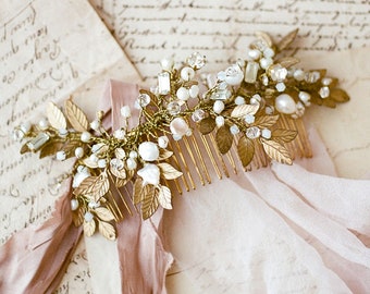 ELIZABETH | Gold Vine Botanical Pearl Bridal Wedding Comb