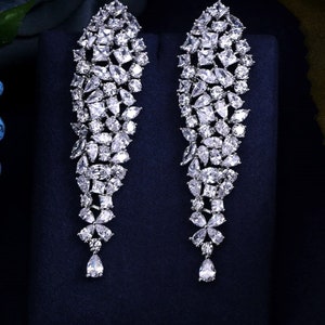 CARTER / Pendientes colgantes de diamantes de lujo imagen 4