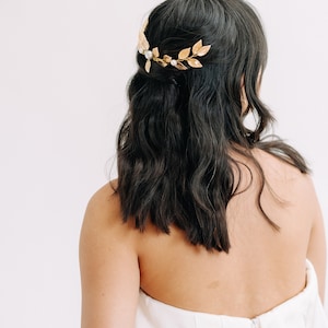 LARA Gold Leaf Baroque Pearl Bridal Wedding Haircomb, Bridal Hairvine, Wedding Headpiece, Gold Bridal Headpiece, Leaf Headband, Pearl Comb image 3