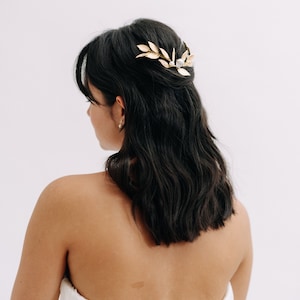 LARA Gold Leaf Baroque Pearl Bridal Wedding Haircomb, Bridal Hairvine, Wedding Headpiece, Gold Bridal Headpiece, Leaf Headband, Pearl Comb image 2