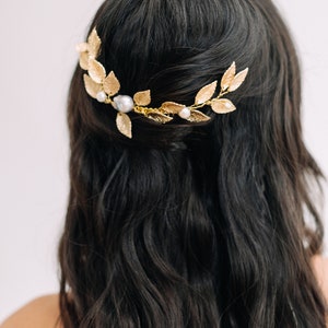 LARA Gold Leaf Baroque Pearl Bridal Wedding Haircomb, Bridal Hairvine, Wedding Headpiece, Gold Bridal Headpiece, Leaf Headband, Pearl Comb image 4