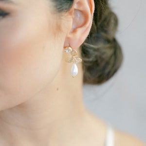 CLOVER Pearl Drop Earrings image 4