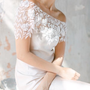 ORIANA / Capa con cuentas florales, capa de novia, conjuntos de novia, capa de velo, capa de cristal, capa de tul, capa de boda con cuentas imagen 3