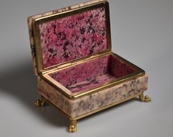 Footed Pink Alabaster Hinged Stone Footed Box Alabaster Mottled Pink Made in Italy Brass Frame and Feet eb4409