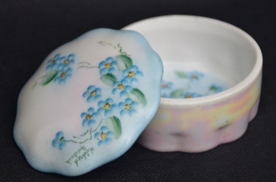 Trinket Dish Mildred Auerbach Porcelain Small Cov… - image 2