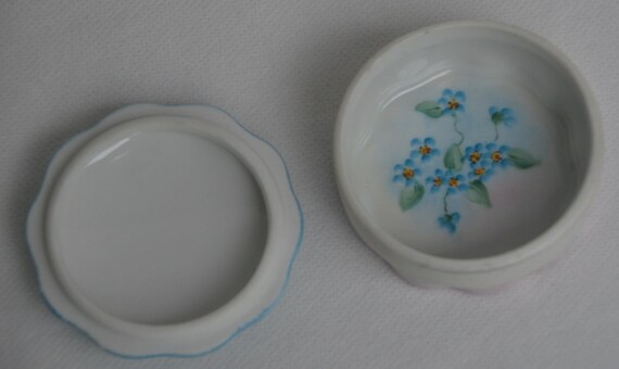 Trinket Dish Mildred Auerbach Porcelain Small Cov… - image 6