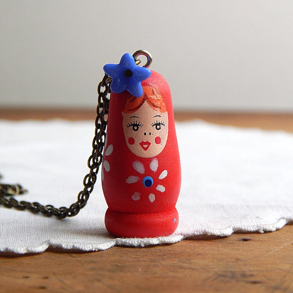 SALE / Matryoshka doll necklace / wooden doll necklace / doll necklace / nesting dolls / red matryoshka dolls / antique bronze