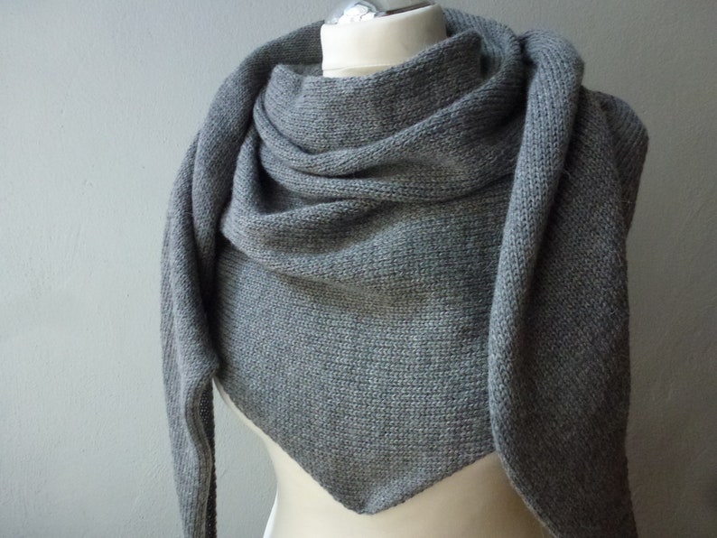 Triangular shawl 100% alpaca cloth stole shoulder cloth medium gray mottled alpaca wool knitted knit shawl triangle image 1