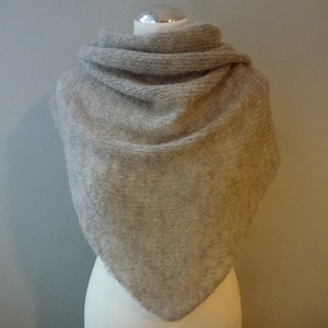 Alpaca/Silk triangular scarf alpaca scarf stole shoulder scarf alpaca silk knitted light grey knitted shawl triangle wool