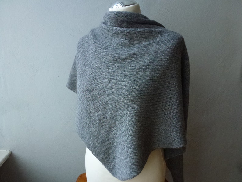 Triangular shawl 100% alpaca cloth stole shoulder cloth medium gray mottled alpaca wool knitted knit shawl triangle image 4
