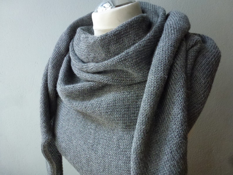 Triangular shawl 100% alpaca cloth stole shoulder cloth medium gray mottled alpaca wool knitted knit shawl triangle image 3