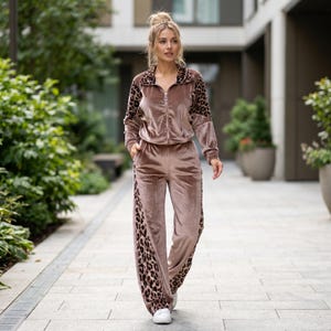 Conjunto deportivo de terciopelo con estampado de leopardo para mujer, 2 piezas: chaqueta de manga larga con cremallera y pantalones anchos. Conjunto casual de chándal para otoño e invierno.