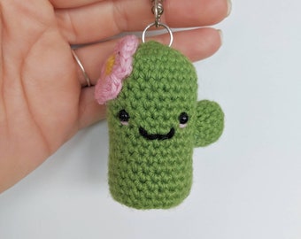 Petit porte-clés cactus, Cactus keychain, Crocheted cactus