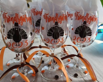 Thanksgiving personalized wine glasses, Gobble till you Wobble Wine Glass, Place Setting, Housewarming Gift, Table Setting, Friends-giving