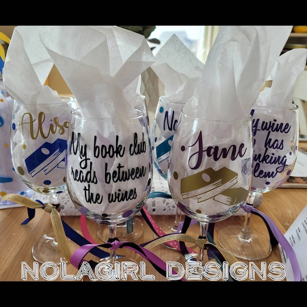 Bookclub Wine Glass, Reading Wine Gift, Book Club Gifts, Book Lover Gifts, Personalized Reading glass, Book Club Wine Glass, gift for reader