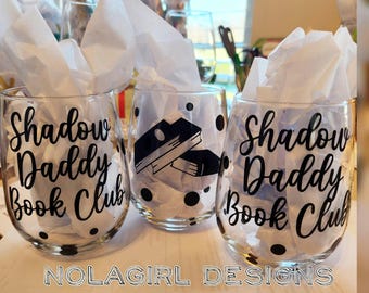 Bookclub Wine Glass, Reading Wine Gift, Book Club Gifts, Book Lover Gifts, Personalized Reading glass, Book Club Wine Glass, smutty books