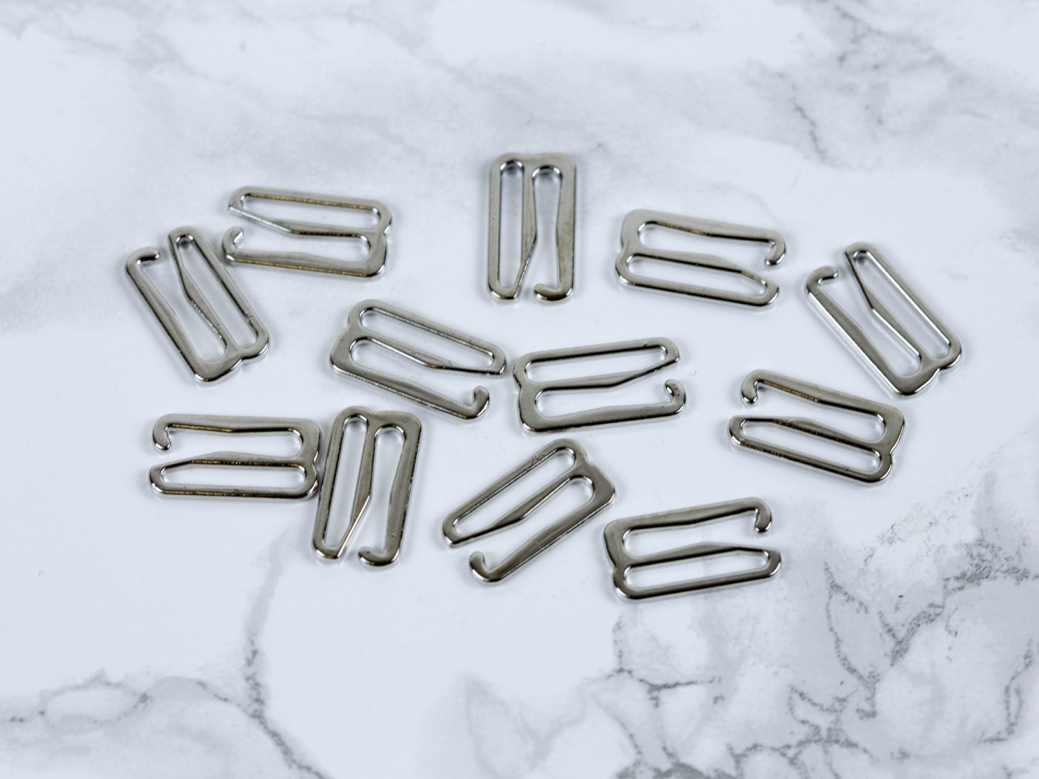 20Pcs Bra/Bikini Hook Closure Bikini Clips Alloy Lingerie Front Closure Bathing Suit Replacement Clasp Swimsuit Adjustment Slides Diy Craft Bra Makin