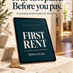 Könnte beinhalten: Ein digitales Tablet mit dem Text THE MOTHER DEPARTMENT STUDENT OPERATIONS FIRST RENT Before you pay. Ein goldfarbener Schlüssel liegt auf einer Steinoberfläche neben dem Tablet. Unter dem Tablet befinden sich drei Symbole mit dem Text Check the offer, Plan the real costs und Prepare your next step.