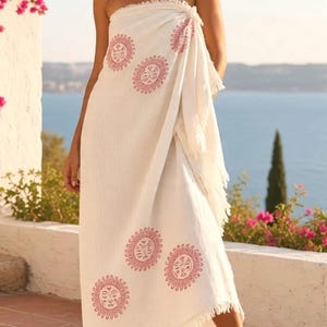 Handwoven Turkish Peshtemal Towel, Sun and Coral Pattern, Quick Dry Beach Wrap