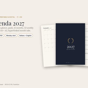 Könnte beinhalten: Ein digitaler Planer für 2027 mit dunkelblauem Einband, goldenem Lorbeerkranz-Symbol und der Aufschrift 2027. Der Planer enthält eine Monatsübersicht mit der Bezeichnung Gennaio, Wochenansichten und verlinkte Monatsregister in A4 und A5.