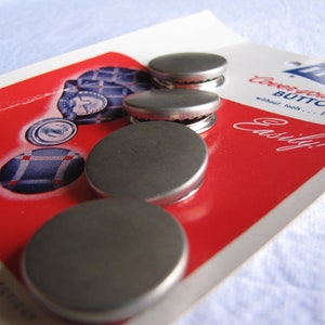 Make Your Own Fabric Buttons - 5  metal buttons