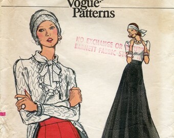 1970s Very Easy Vogue Pattern 8517; Misses' Skirt in 2 lengths; 25" Waist. Fitted and Flared, Gored Skirt for Day and Evening wear. UNCUT.