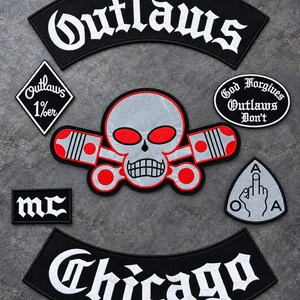 Set van 7 patches van Outlaws MC Chicago, met doodskop en gekruiste zuigers, 1%er Rocker patches.