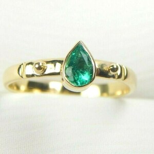 Colombian Emerald Ring .26 Cts Pear Shape 18K Yellow Gold Size 5.5 US Muzo mines