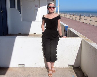 High waist culotte trousers with frills and pockets. Black capri pants, retro 60s style, original design by Paczula Boho glamour resort wear
