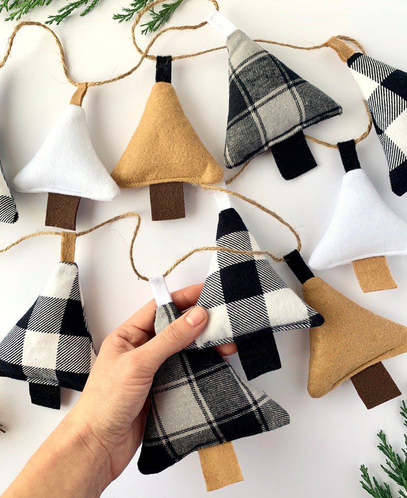 Buffalo Plaid Garland, Fireplace Mantel, Espresso Colours image 4